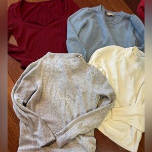 Set of 4 women’s sweaters